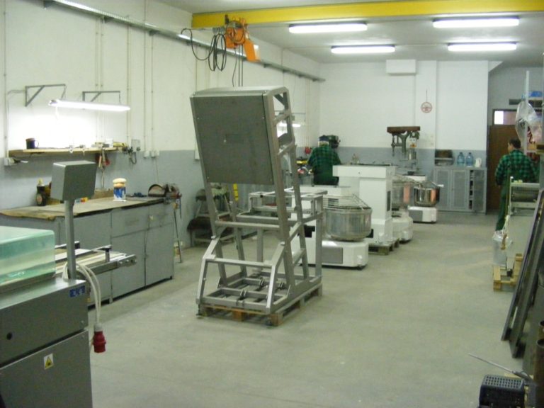 Produktionshalle mit Bäckereimaschinen in Gliwice